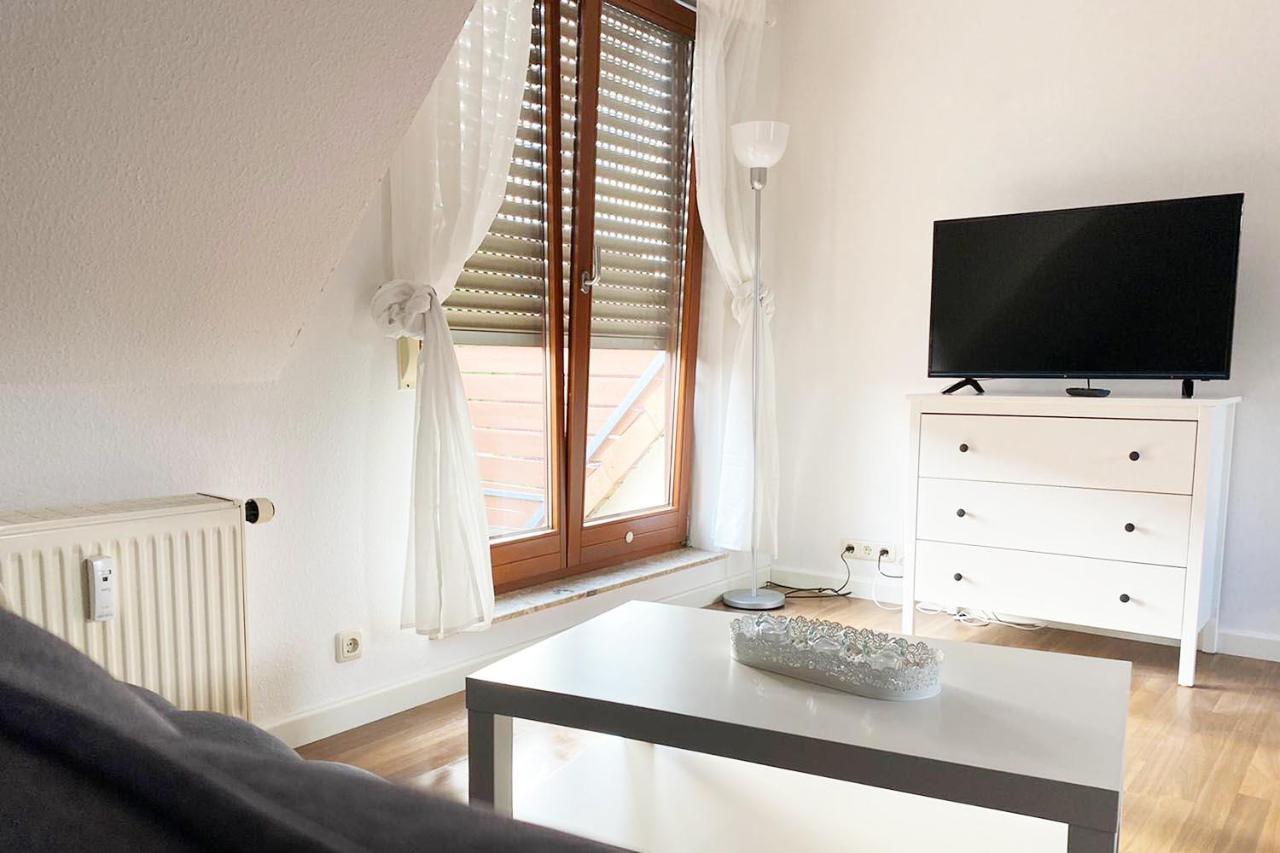 Schoenes 1 Zimmer Apartment Mit Dachterrasse 글라우하우 외부 사진
